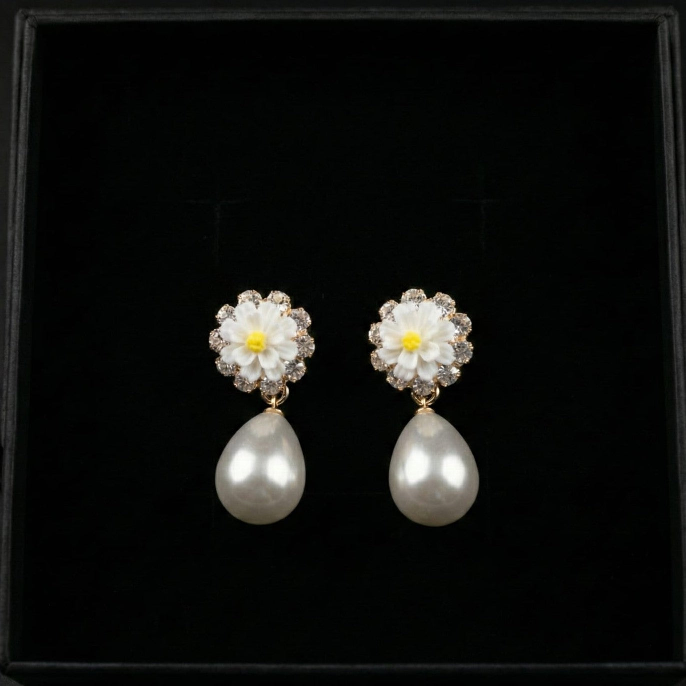 Daisy Pearl Drop Earrings